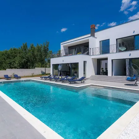Mark Villa