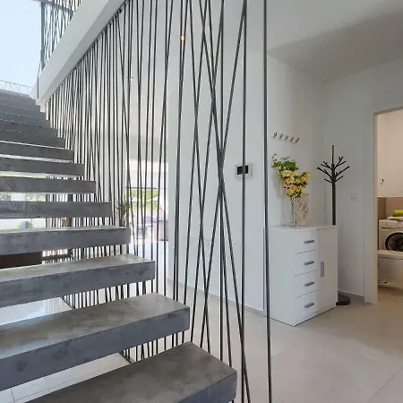 Villa Mark *